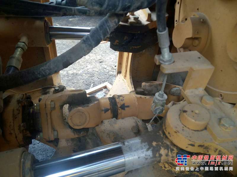 辽宁出售转让二手4000小时2013年龙工LG833B装载机