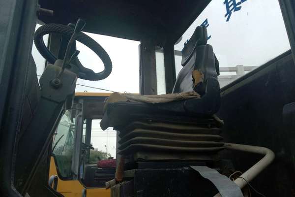 辽宁出售转让二手5000小时2011年龙工LG855B装载机