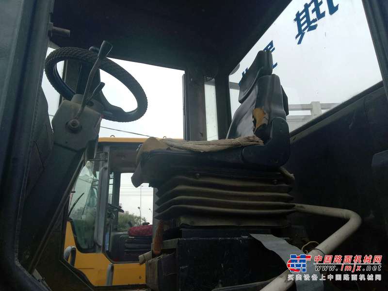 辽宁出售转让二手5000小时2011年龙工LG855B装载机