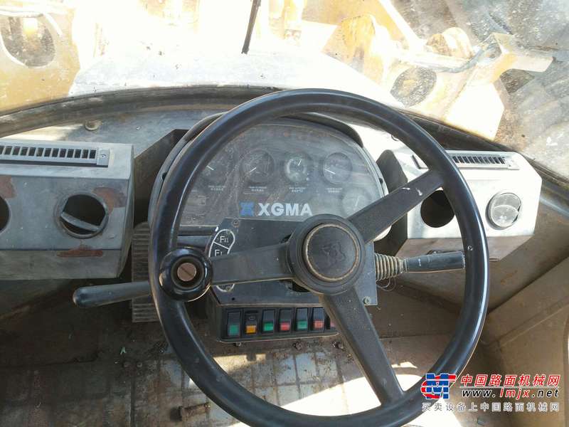陕西出售转让二手3000小时2011年厦工XG955III装载机