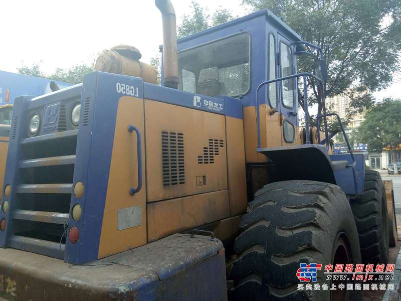 辽宁出售转让二手8500小时2010年龙工LG850装载机