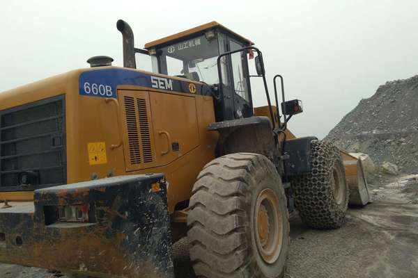山西出售转让二手3900小时2014年山工SEM660B装载机