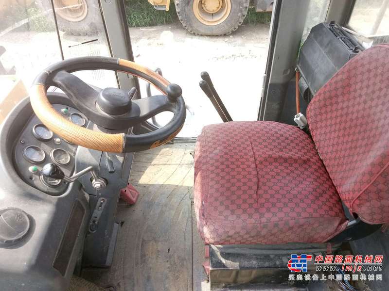 辽宁出售转让二手2000小时2014年龙工ZL50C装载机