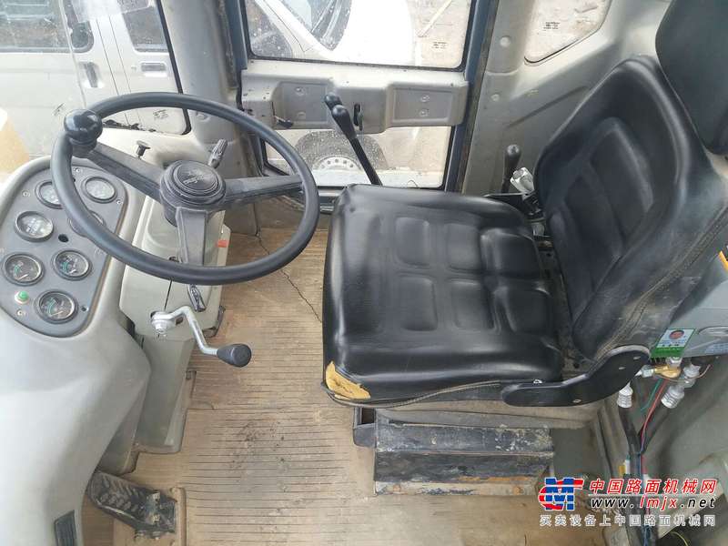 陕西出售转让二手900小时2011年龙工LG833B装载机