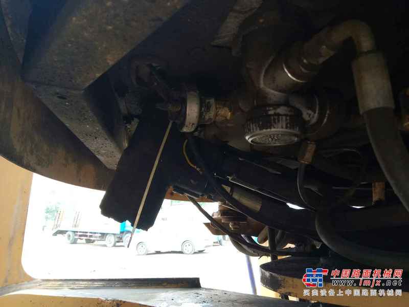辽宁出售转让二手8500小时2010年龙工LG855装载机