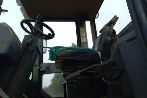 辽宁出售转让二手8500小时2010年龙工LG855D装载机