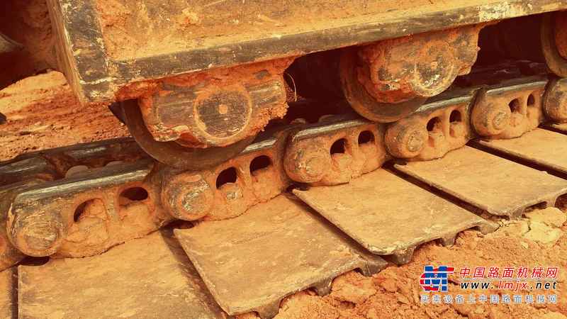 江西出售转让二手6800小时2011年现代R215挖掘机