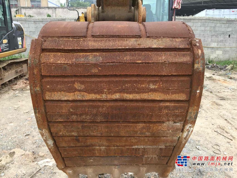 贵州出售转让二手1568小时2014年卡特彼勒320D2挖掘机