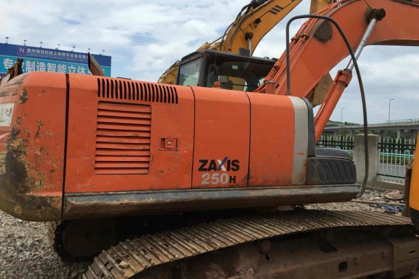 贵州出售转让二手6364小时2010年日立ZX240挖掘机