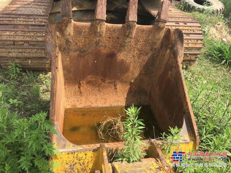 云南出售转让二手5小时2003年长江CE200挖掘机