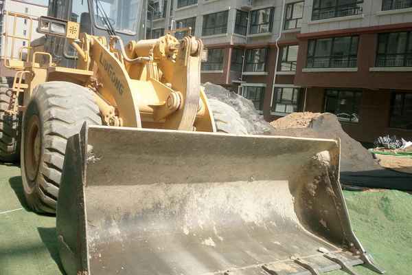 河北出售转让二手10000小时2013年柳工CLG855装载机