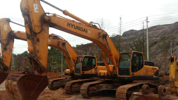 贵州出售转让二手3630小时2011年现代R385LC挖掘机