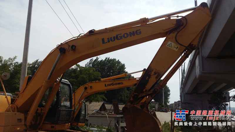 贵州出售转让二手3533小时2011年柳工CLG920D挖掘机