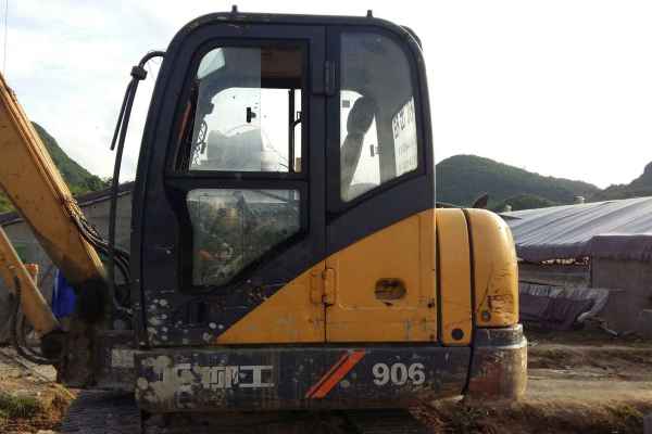 贵州出售转让二手4315小时2011年柳工906D挖掘机