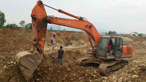 陕西出售转让二手5300小时2011年日立ZX250H挖掘机