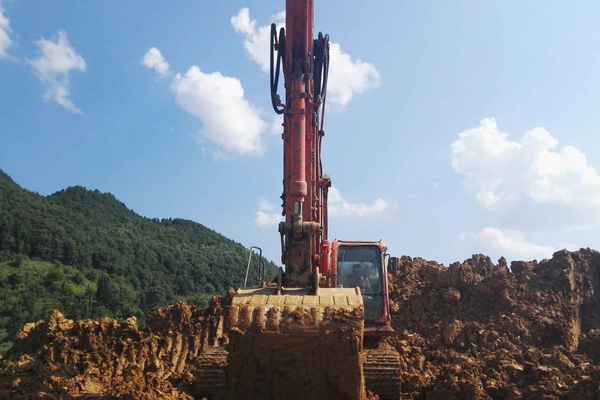 贵州出售转让二手12770小时2011年斗山DX260LC挖掘机