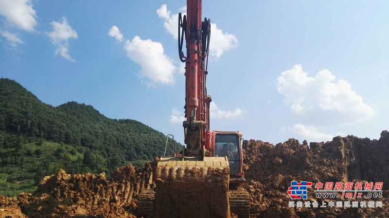 贵州出售转让二手12770小时2011年斗山DX260LC挖掘机