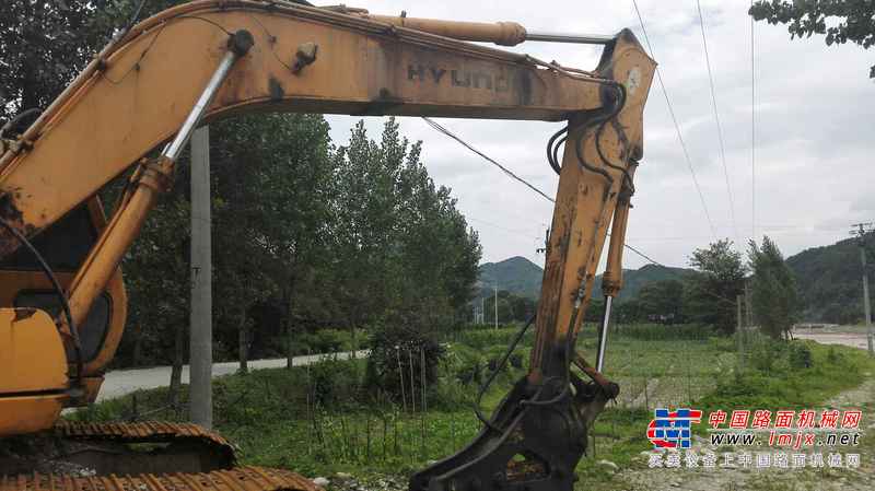 江西出售转让二手25000小时2004年现代R220挖掘机