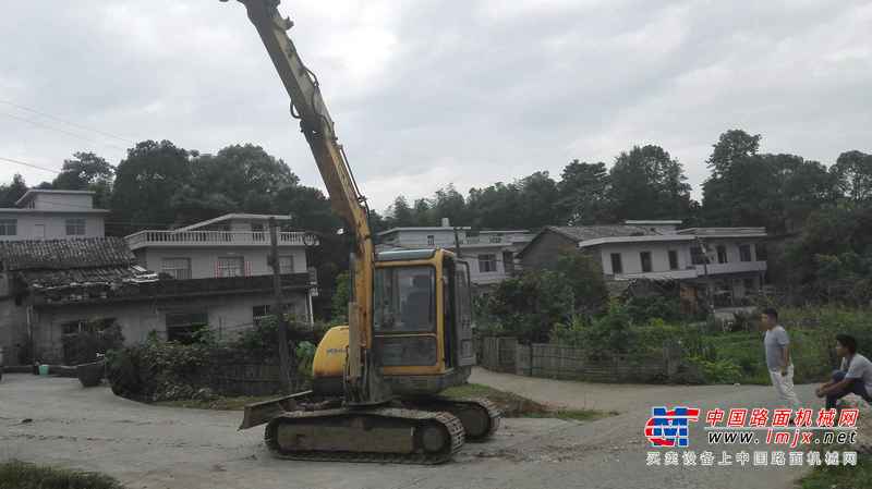 江西出售转让二手16000小时2006年现代R60挖掘机