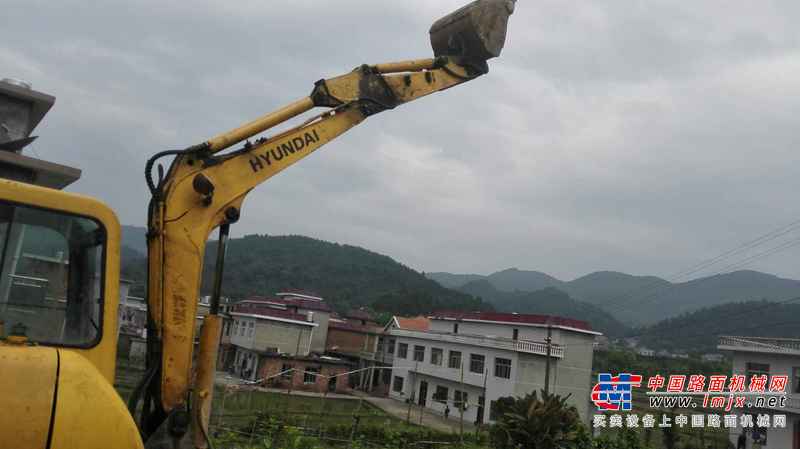 江西出售转让二手16000小时2006年现代R60挖掘机