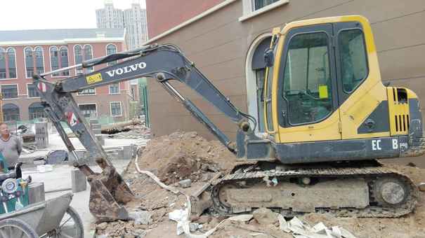 山西出售转让二手7333小时2009年沃尔沃EC55B挖掘机