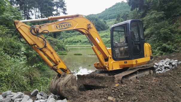 贵州出售转让二手3300小时2011年福田雷沃FR65挖掘机