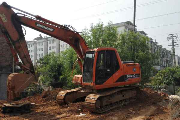 江西出售转让二手15000小时2009年斗山DH150挖掘机