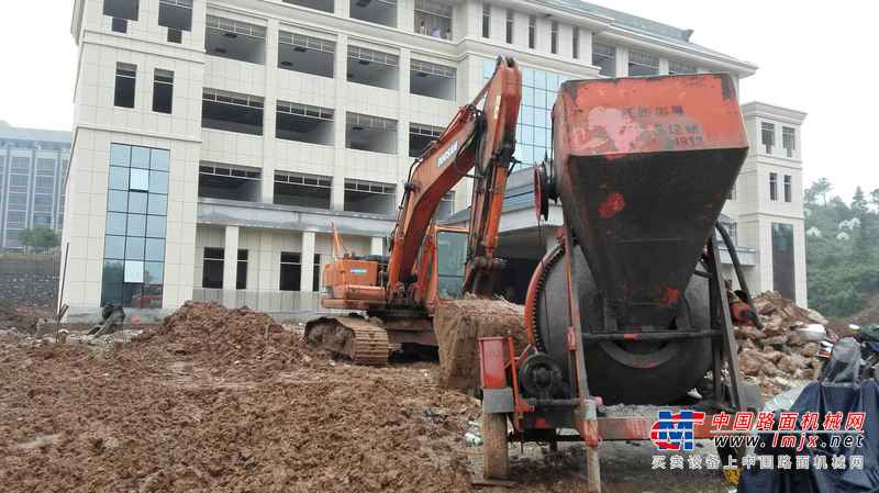 江西出售转让二手8900小时2010年斗山DH225挖掘机