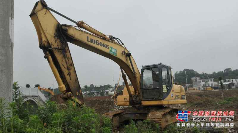 江西出售转让二手8000小时2011年柳工920D挖掘机