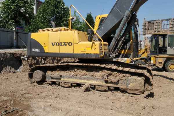 山西出售转让二手3000小时2012年沃尔沃EC240B挖掘机