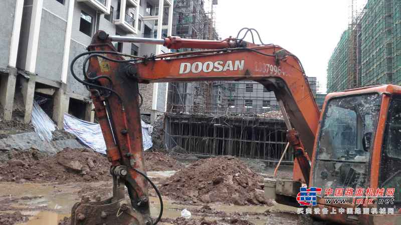 江西出售转让二手13000小时2010年斗山DH80挖掘机
