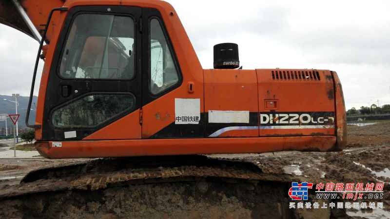 江西出售转让二手11000小时2009年斗山DH220挖掘机