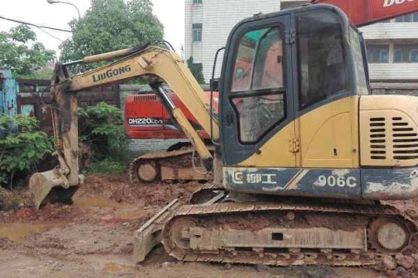 江西出售转让二手6000小时2012年柳工CLG906C挖掘机