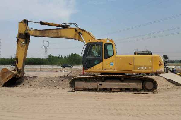 山西出售转让二手8000小时2009年柳工CLG220LC挖掘机