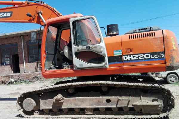 山西出售转让二手6700小时2010年斗山DH220挖掘机