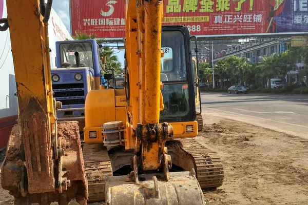 江西出售转让二手9000小时2011年龙工LG6065挖掘机