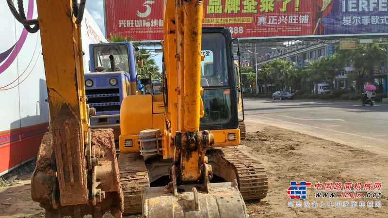 江西出售转让二手9000小时2011年龙工LG6065挖掘机
