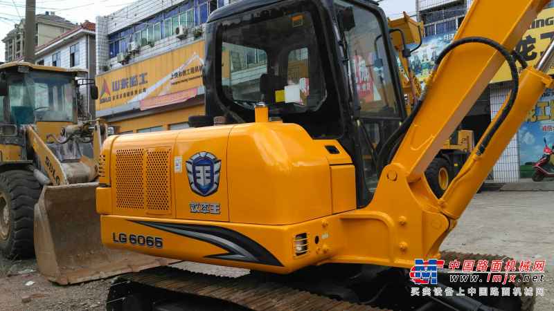 江西出售转让二手5400小时2012年龙工LG6065挖掘机