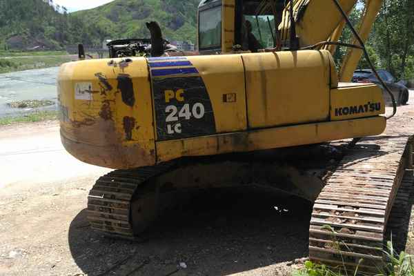 江西出售转让二手8900小时2010年小松PC240LC挖掘机
