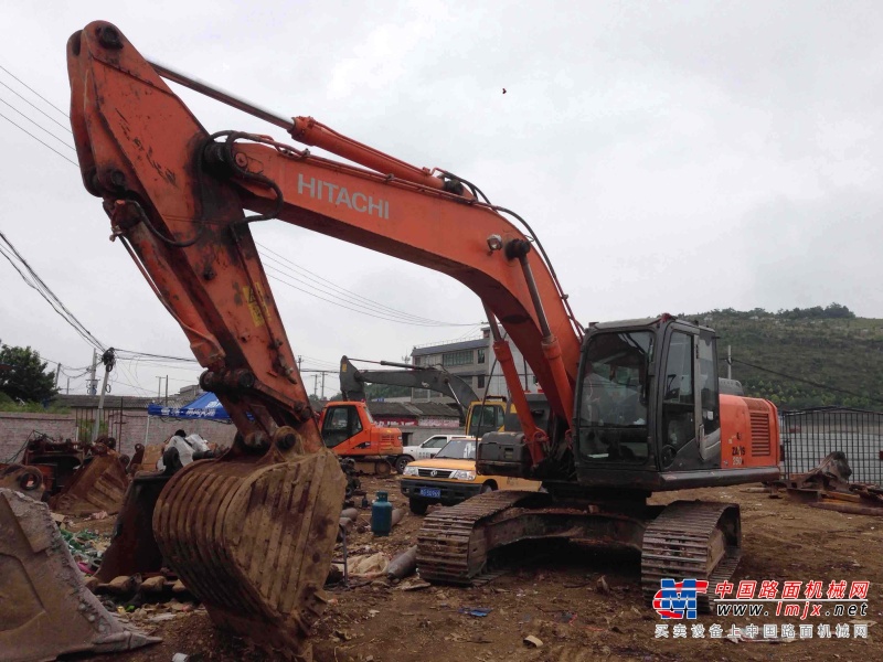 贵州出售转让二手8700小时2010年日立ZX250H挖掘机