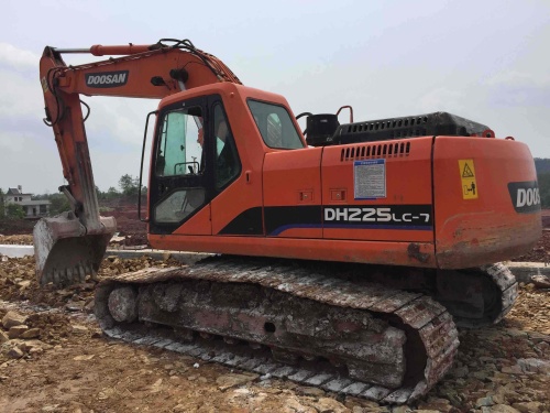 江西出售转让二手6878小时2011年斗山DH225LC挖掘机