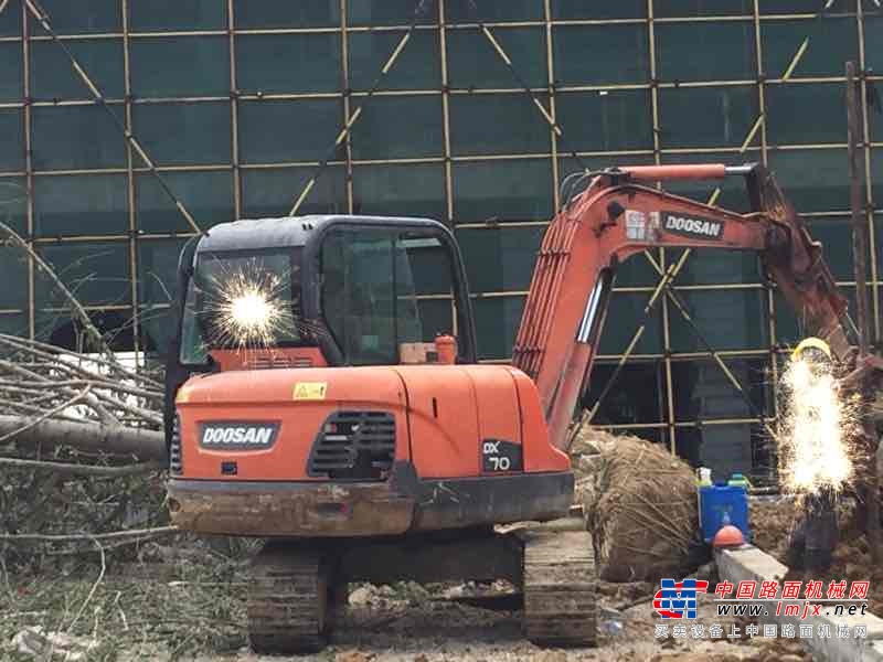 贵州出售转让二手6600小时2012年斗山DX60挖掘机