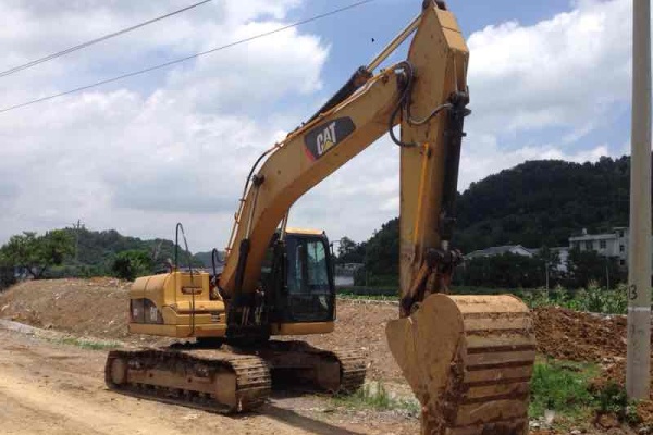 贵州出售转让二手3700小时2010年卡特彼勒320DGC挖掘机