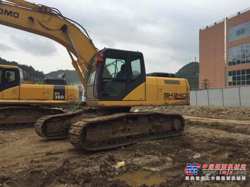 贵州出售转让二手6400小时2011年住友SH240挖掘机