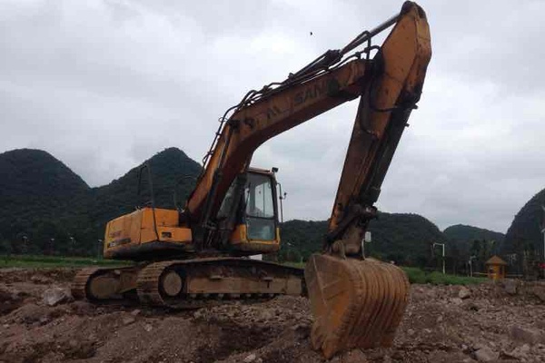 贵州出售转让二手9000小时2011年三一重工SY215C挖掘机