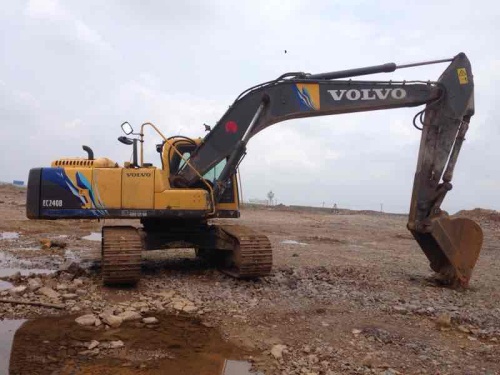 贵州出售转让二手4000小时2013年沃尔沃EC240B挖掘机