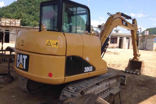 贵州出售转让二手4000小时2013年卡特彼勒306挖掘机