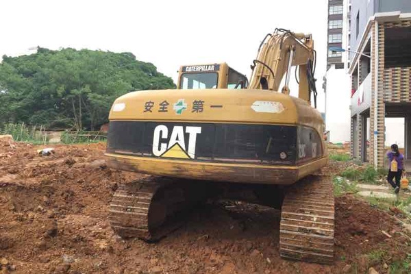 江西出售转让二手5675小时2005年卡特彼勒320C挖掘机