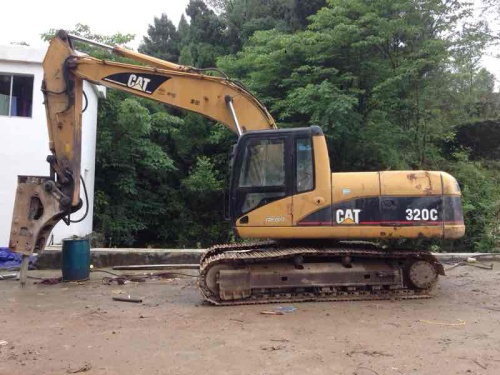 贵州出售转让二手13000小时2005年卡特彼勒320C挖掘机