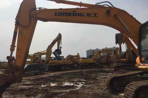 江西出售转让二手4800小时2011年龙工LG6225挖掘机